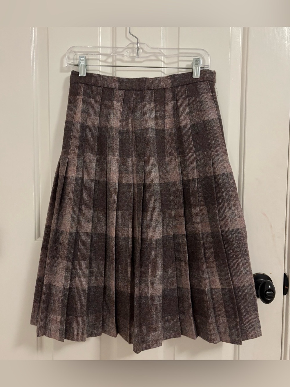 Vintage 100% Wool Plaid Pleated Skirt in Brown & Pink  Size 14